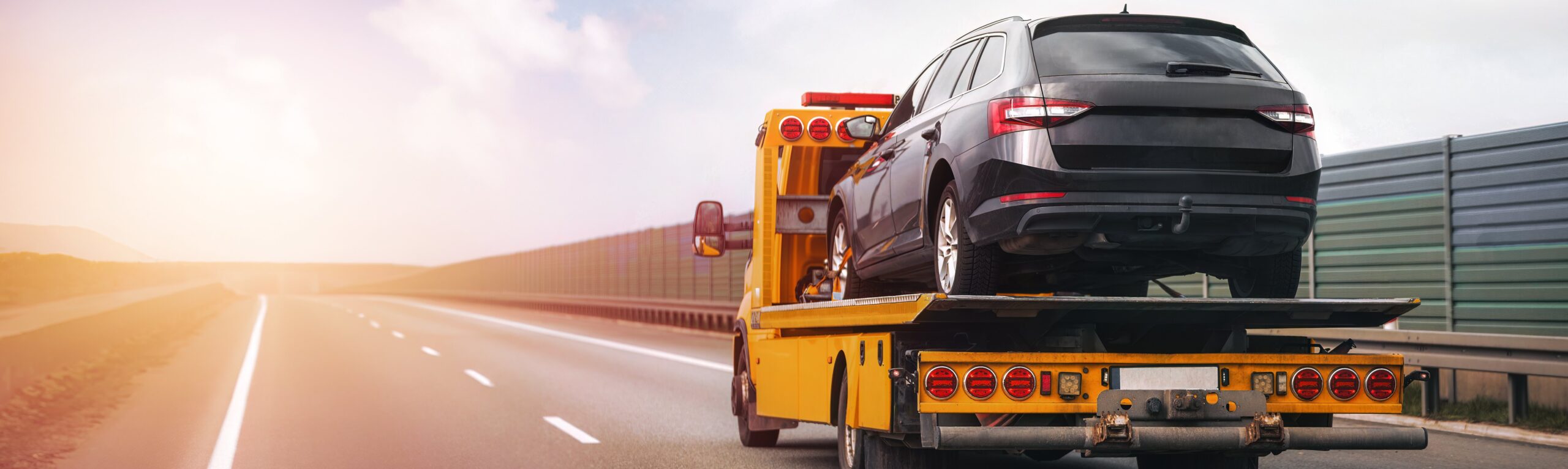 バッテリー上がり・パンク等のロードサービスに24時間365日沖縄本島全域対応|上原レッカーサービス